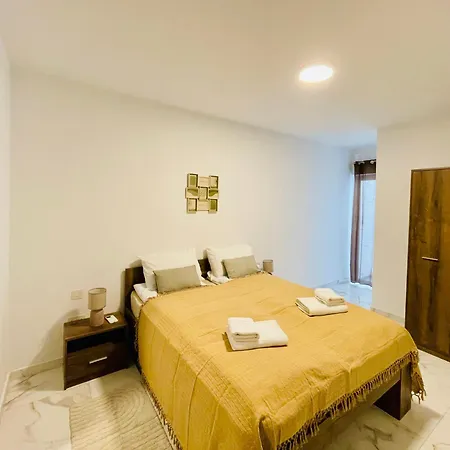 Diego Court סיינט פול ביי